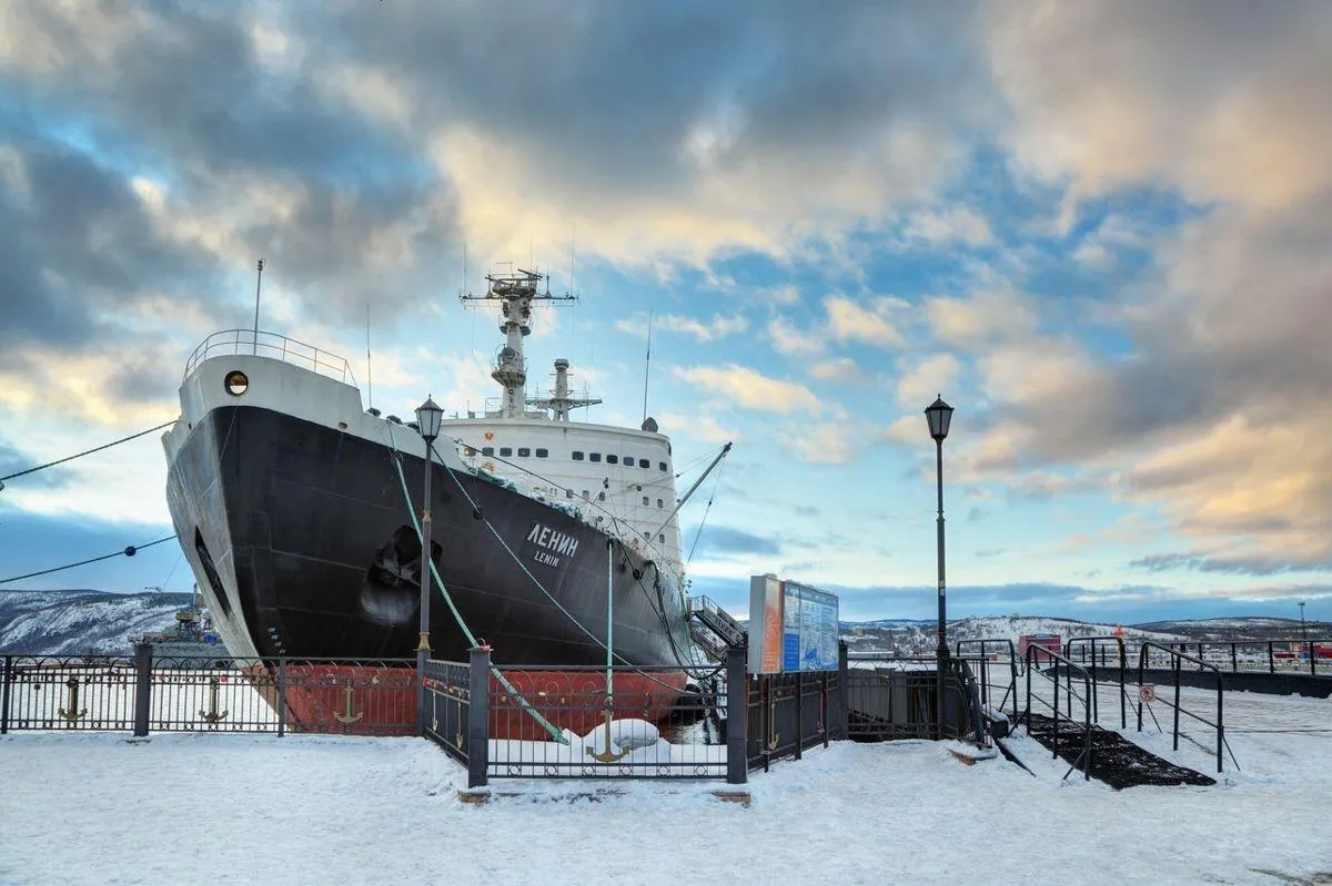 Arctic Ocean & Sky 10